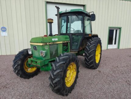 John Deere 1640